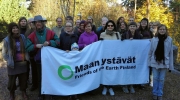 Maan ystäviä vuoden 2017 syysväentapaamisessa Helsingissä